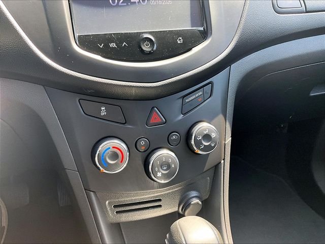 Used 2016 Silver Chevrolet LS image 27