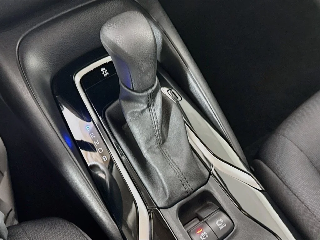 Used 2022 Red Toyota LE image 17