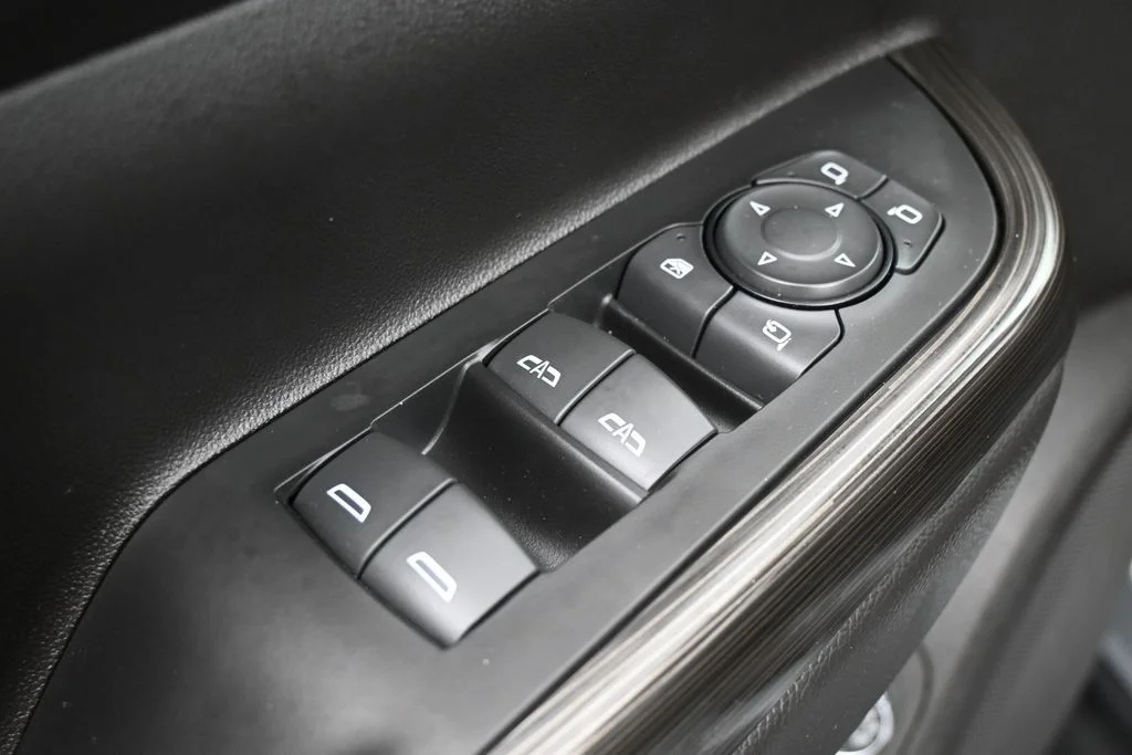 Used 2023 Sterling Metallic GMC SLT image 15