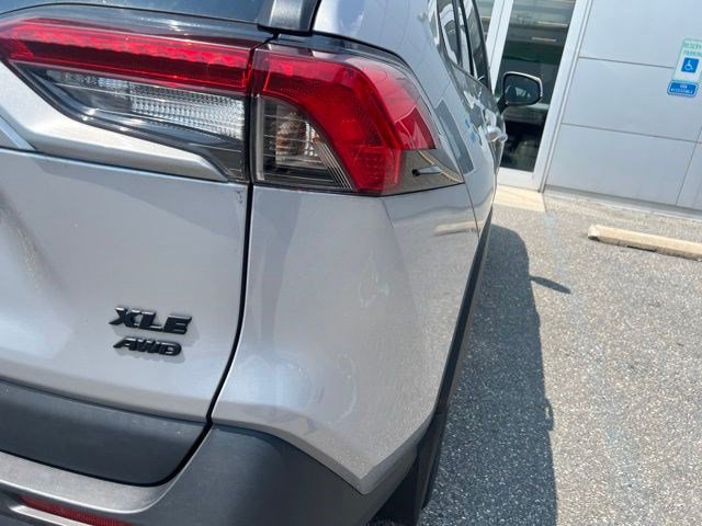 Used 2022 Silver Sky Metallic Toyota XLE image 3