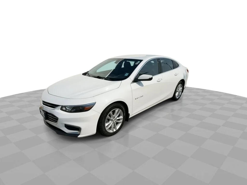 Used 2016 White Chevrolet LT image 4