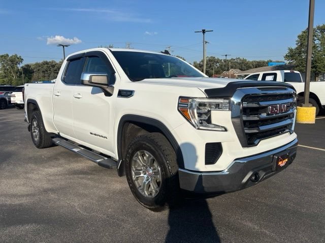 Used 2019 Summit White GMC SLE image 3