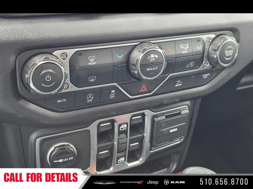New 2026 Black Clear-Coat Exterior Paint Jeep Sport S image 19