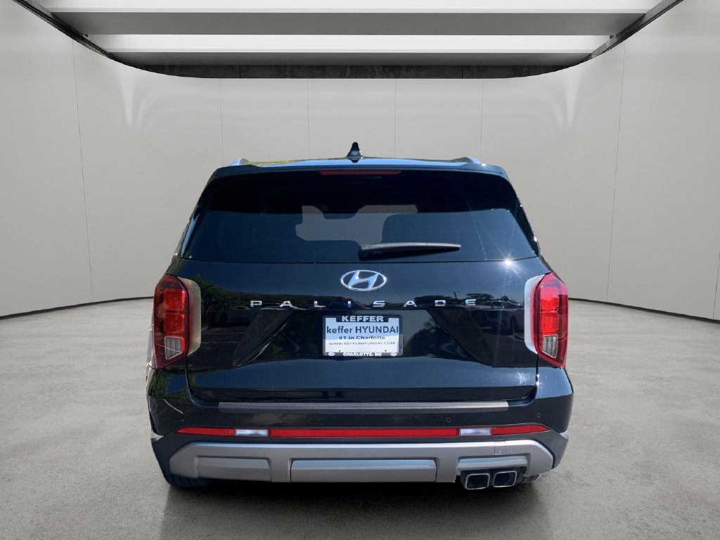 Used 2024 Abyss Black Pearl Hyundai Limited image 4