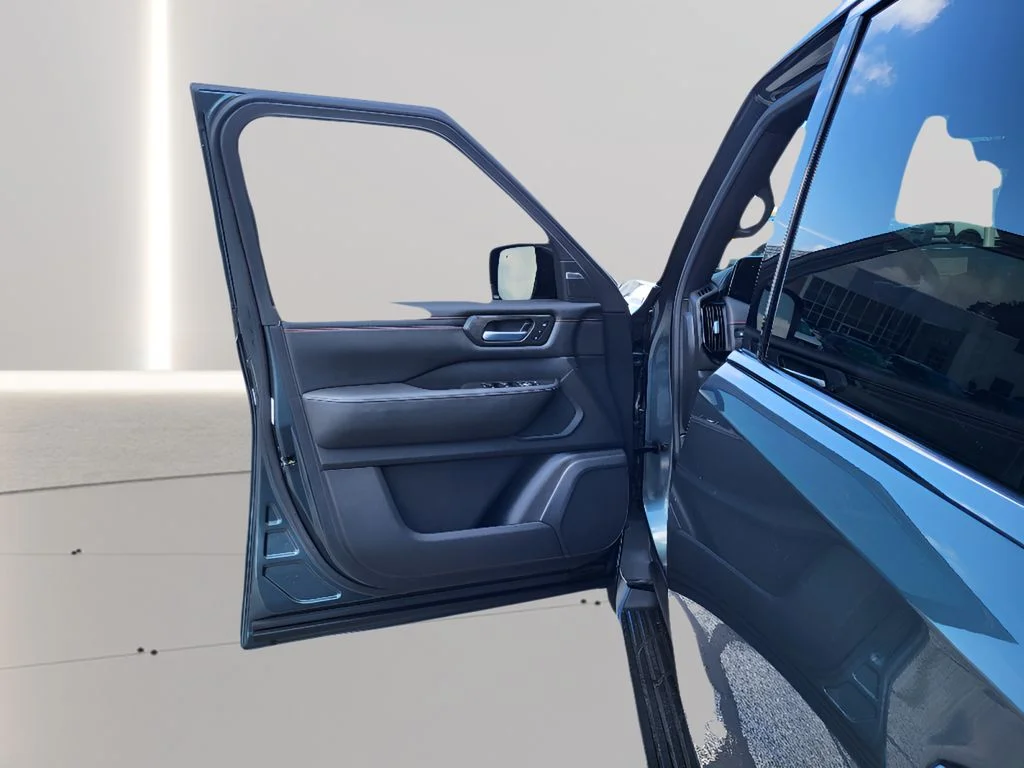 Used 2025 Alpine Metallic/Super Black Nissan PRO-4X image 18
