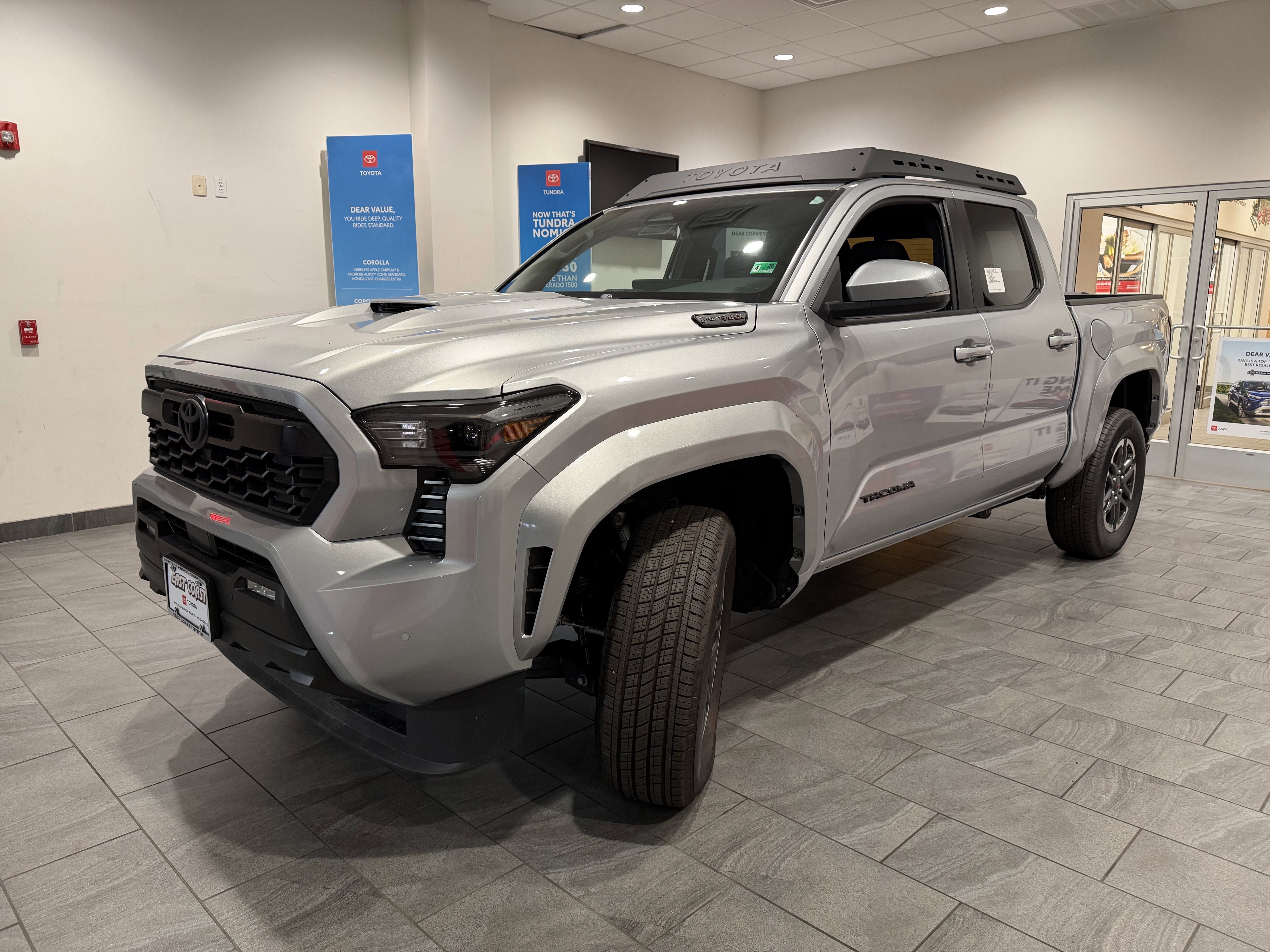 2025 Toyota Tacoma TRD Sport - Photo 3