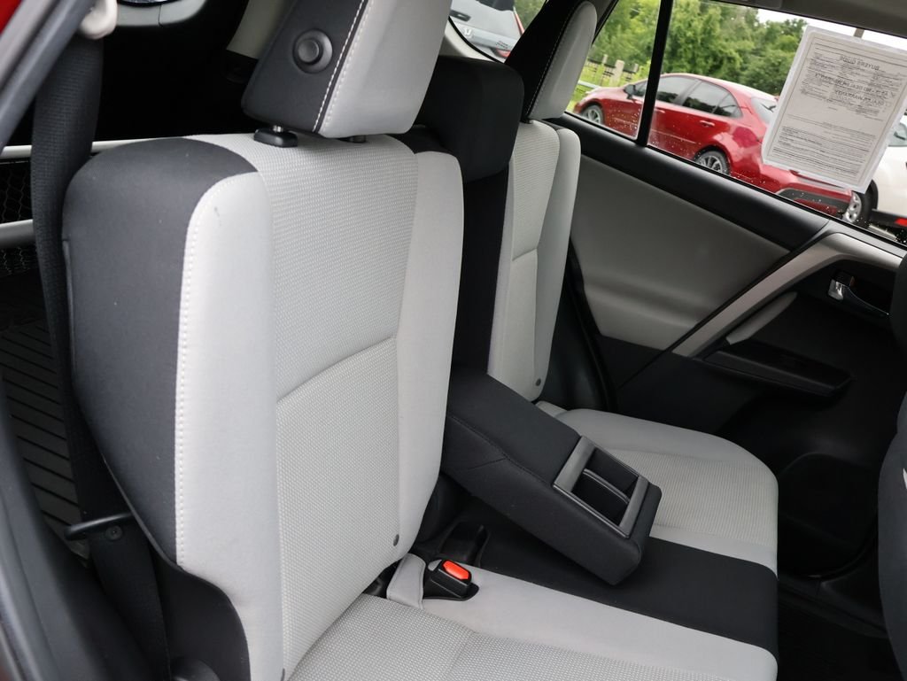 Used 2018 Red Toyota XLE image 12