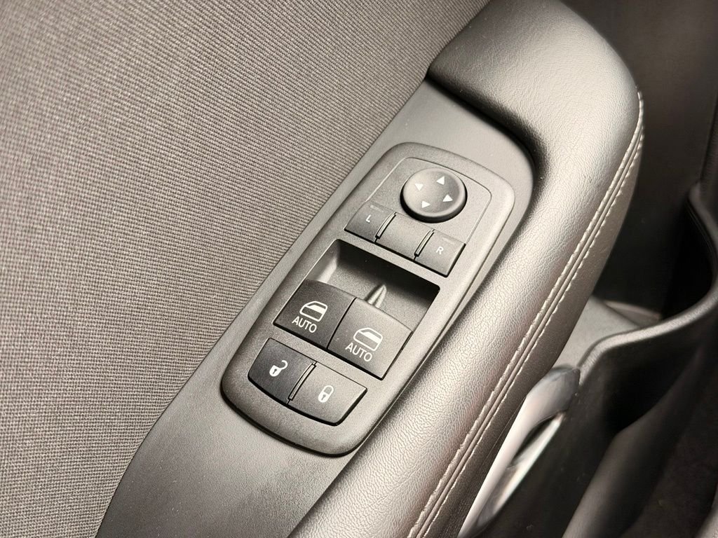 Used 2022 Green Dodge SXT image 23
