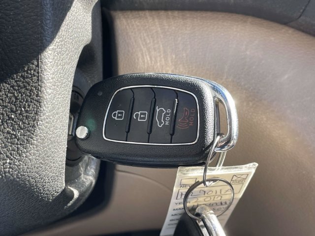 Used 2017 Ruby Hyundai Eco image 25