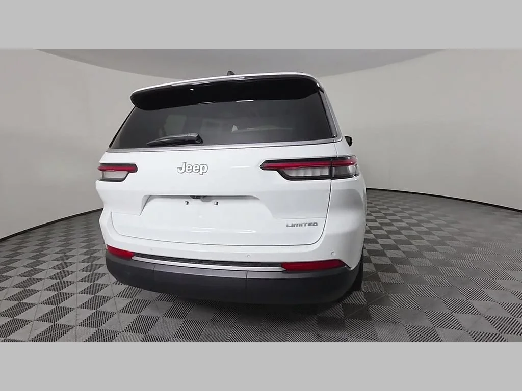 New 2026 Bright White Clear-Coat Exterior Paint Jeep Limited image 33