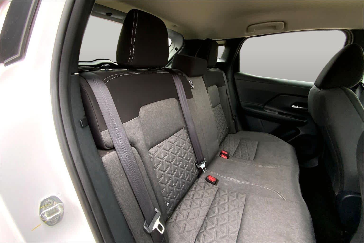 Used 2025 Aspen White Tricoat Nissan SV image 37
