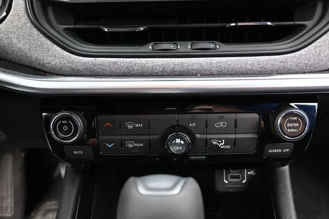 Used 2025 White Jeep Sport image 29