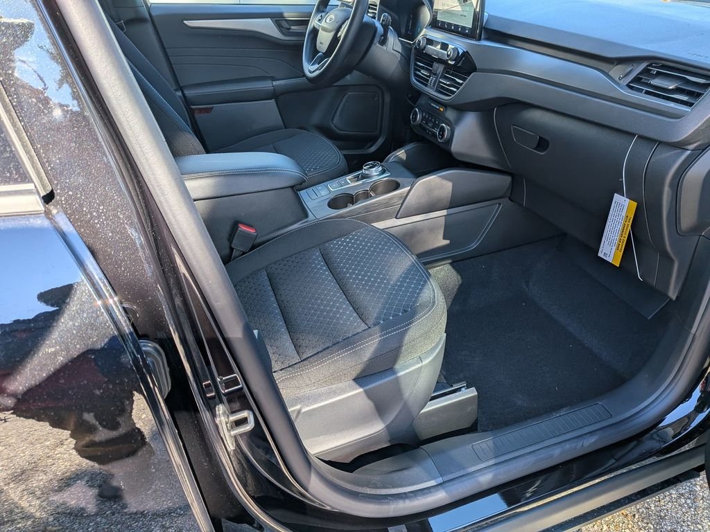 New 2026 Black Ford Active image 33