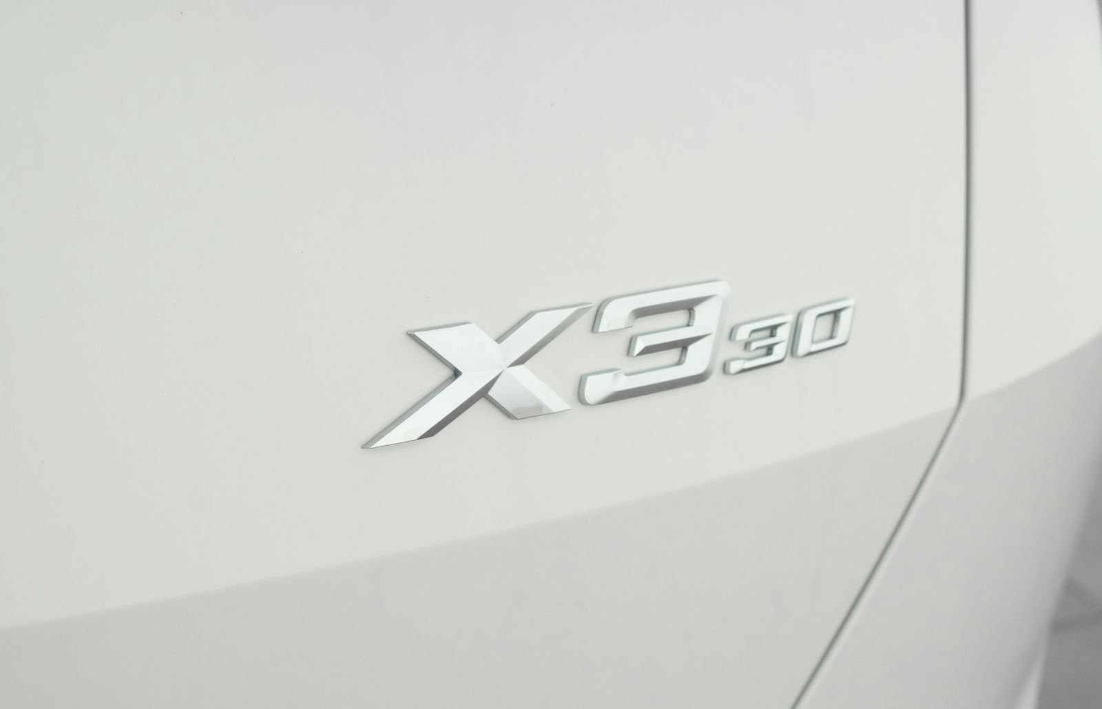 New 2026 Alpine White BMW 30 xDrive image 5