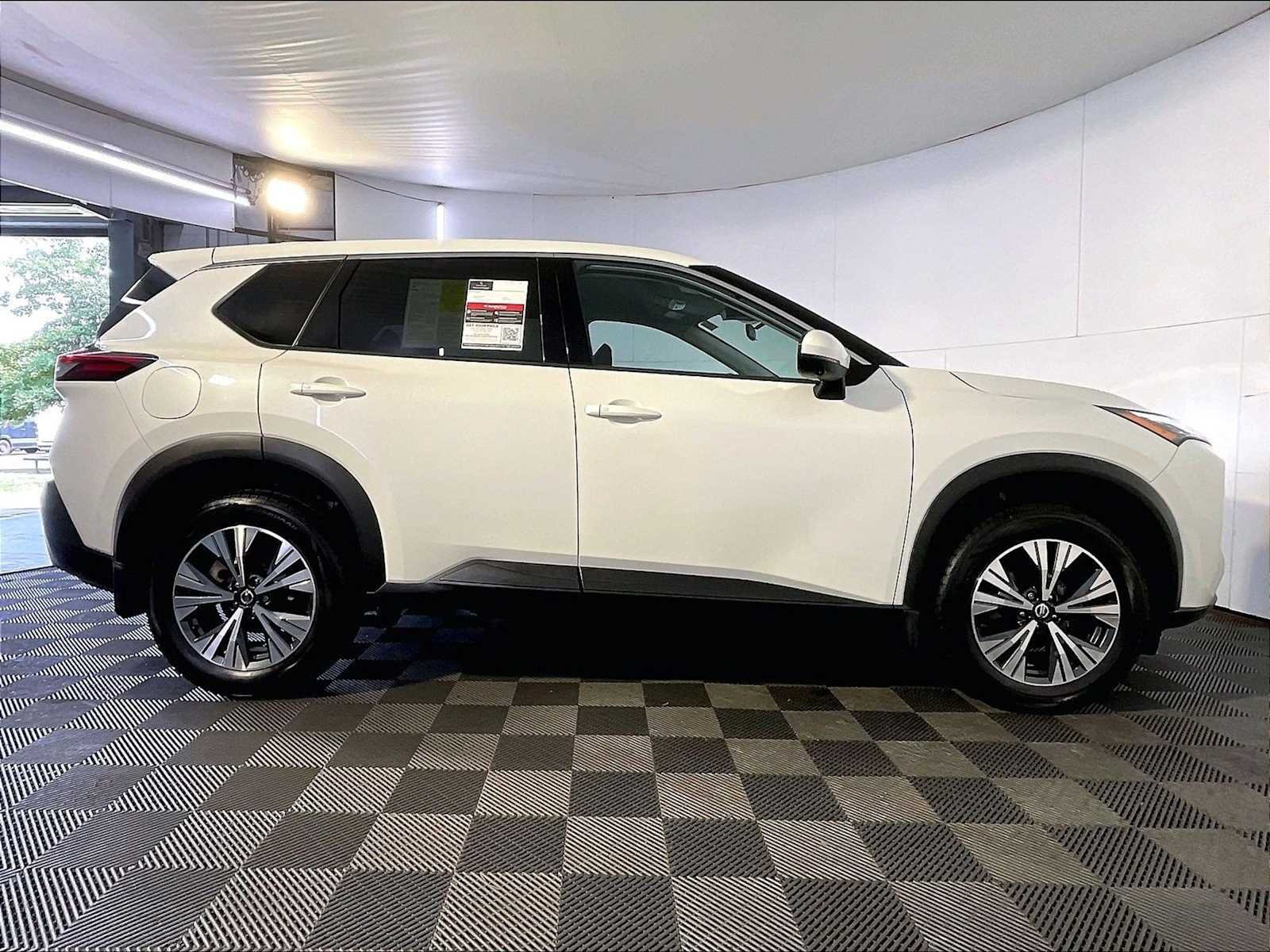 Used 2021 Pearl White Tricoat Nissan SV image 8