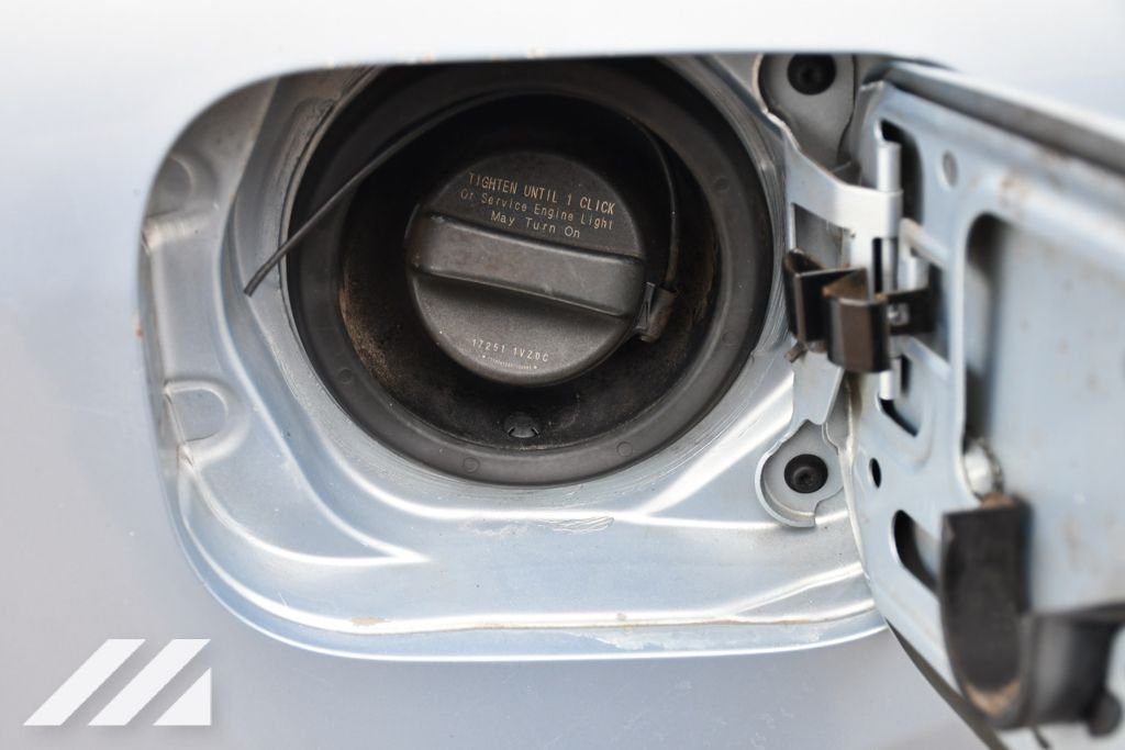 Used 2013 Blue Nissan S image 33