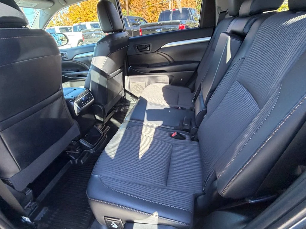 Used 2019 Blue Toyota LE Plus image 49