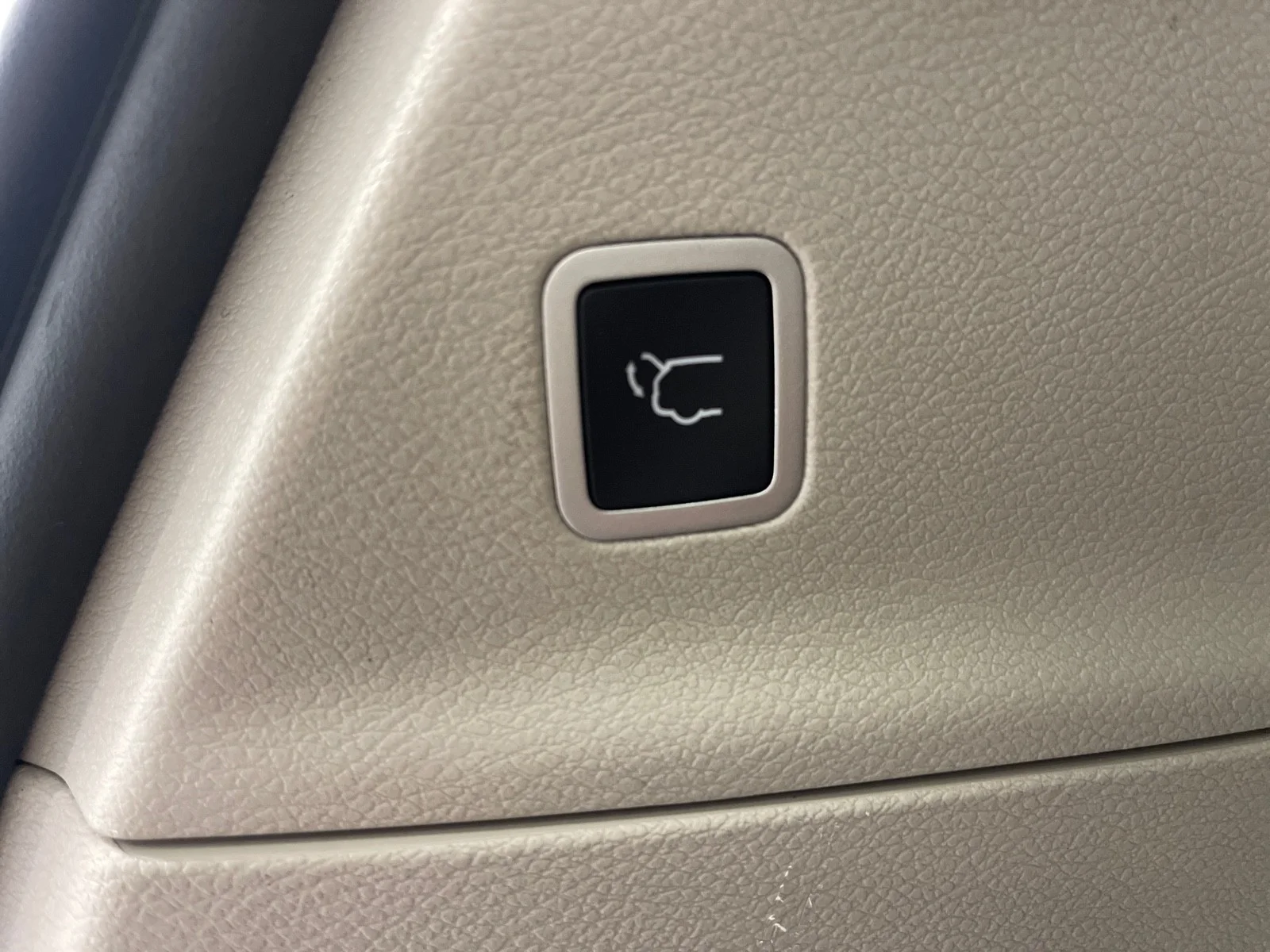 Used 2023 Bright White Clearcoat Chrysler Touring L FWD image 45