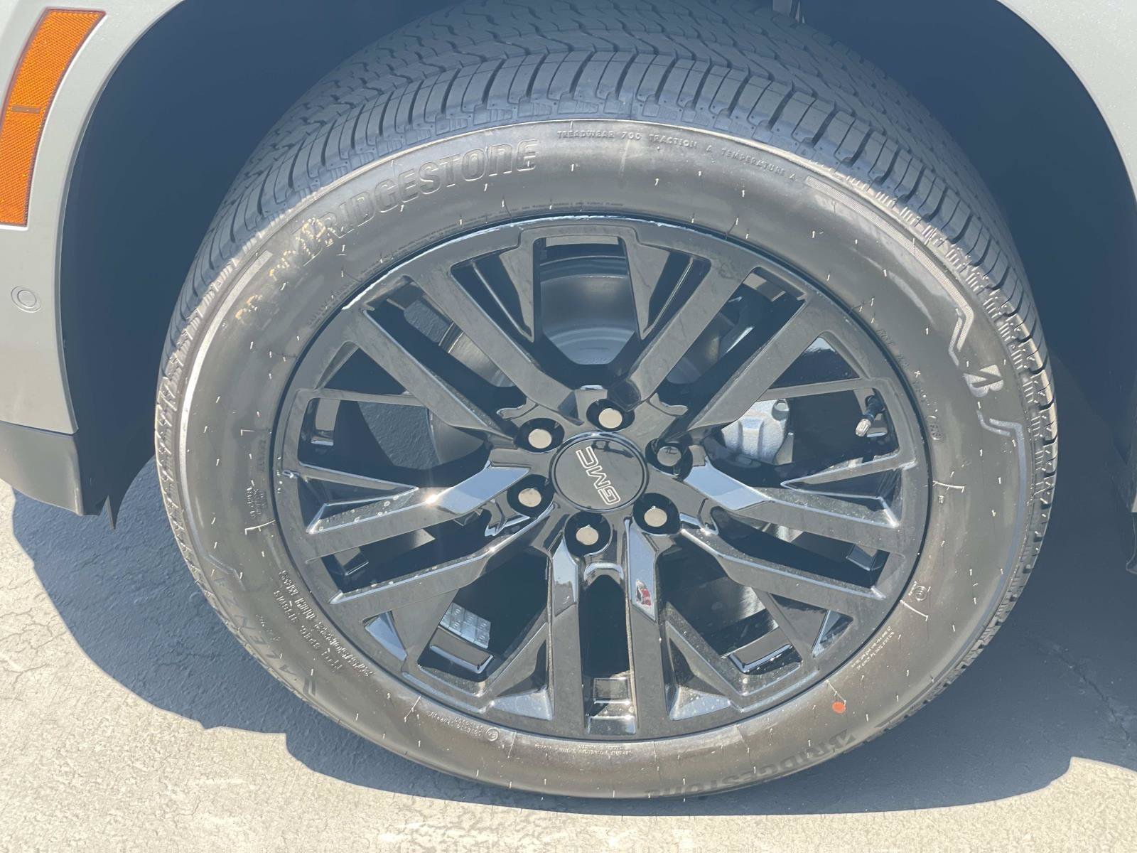 New 2026 Sterling Metallic GMC Elevation image 30