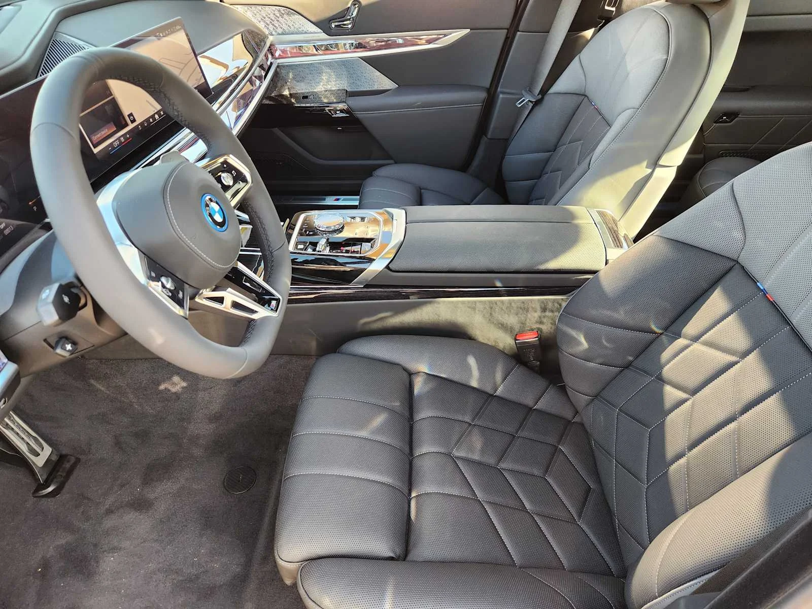 New 2026 Brooklyn Grey Metallic BMW 750e xDrive image 4