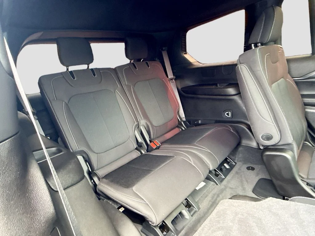 Used 2025 Gray Jeep Laredo image 31