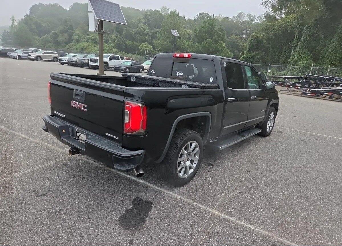 Used 2017 Onyx Black GMC Denali image 3