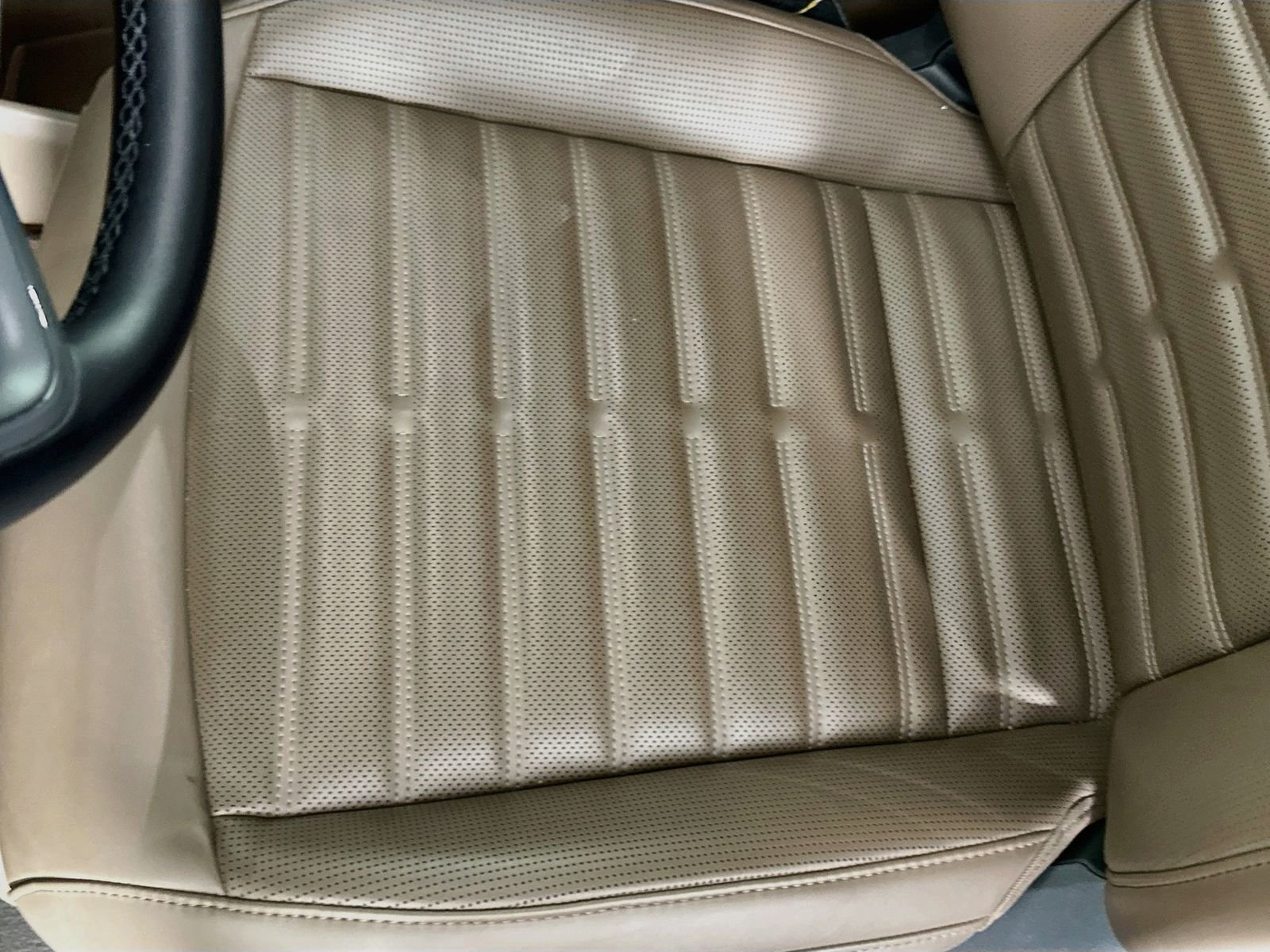 Used 2024 Snow White Pearl Kia Land image 19