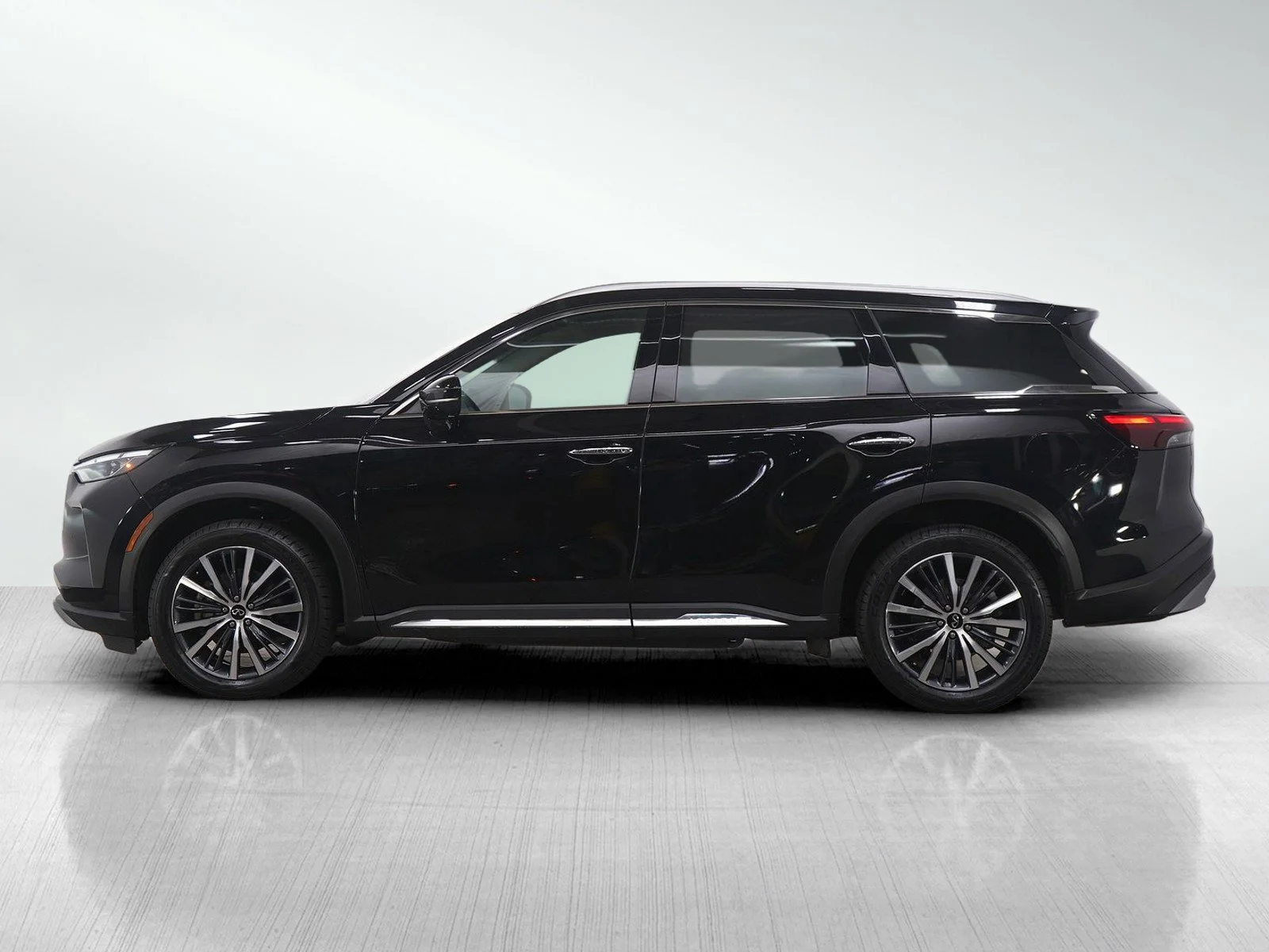 Used 2024 INFINITI QX60 Sensory with VIN 5N1DL1GS3RC345018 for sale in Minneapolis, Minnesota