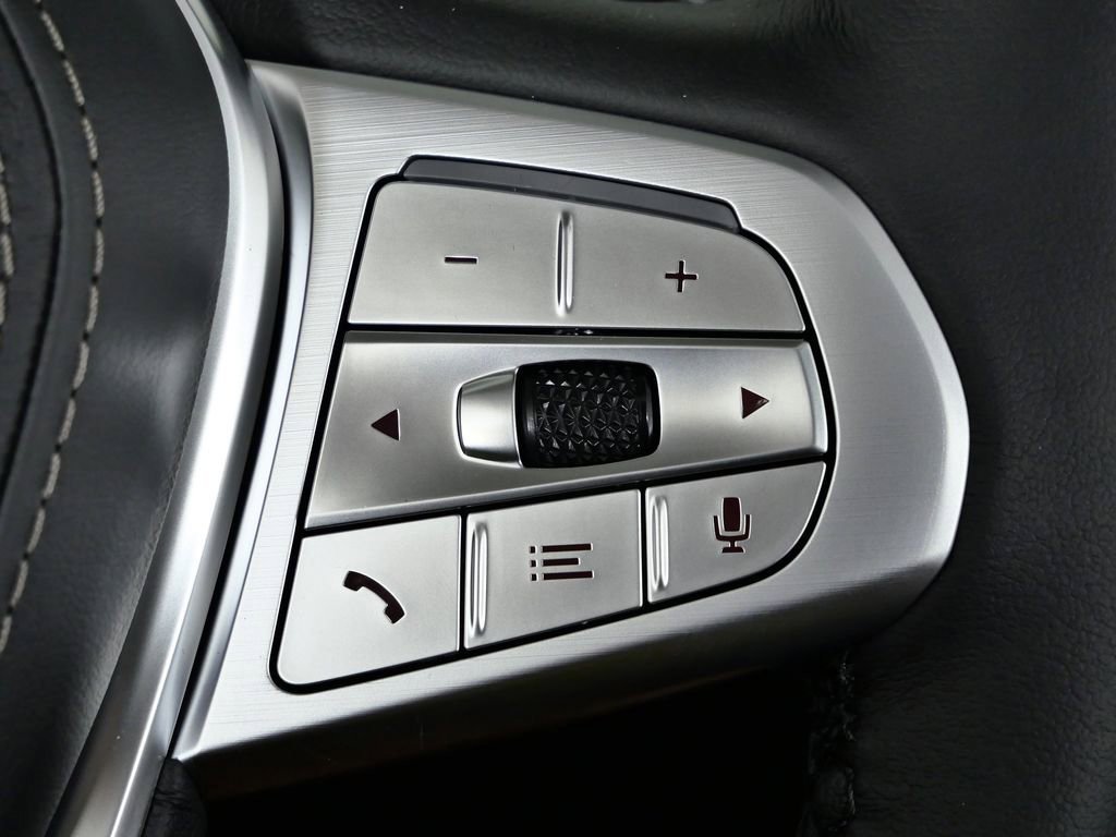 Used 2026 Skyscraper Grey Metallic BMW xDrive40i image 43