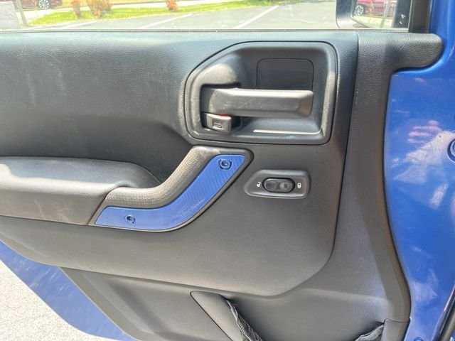Used 2014 Flame Red Clearcoat Jeep Sport image 23