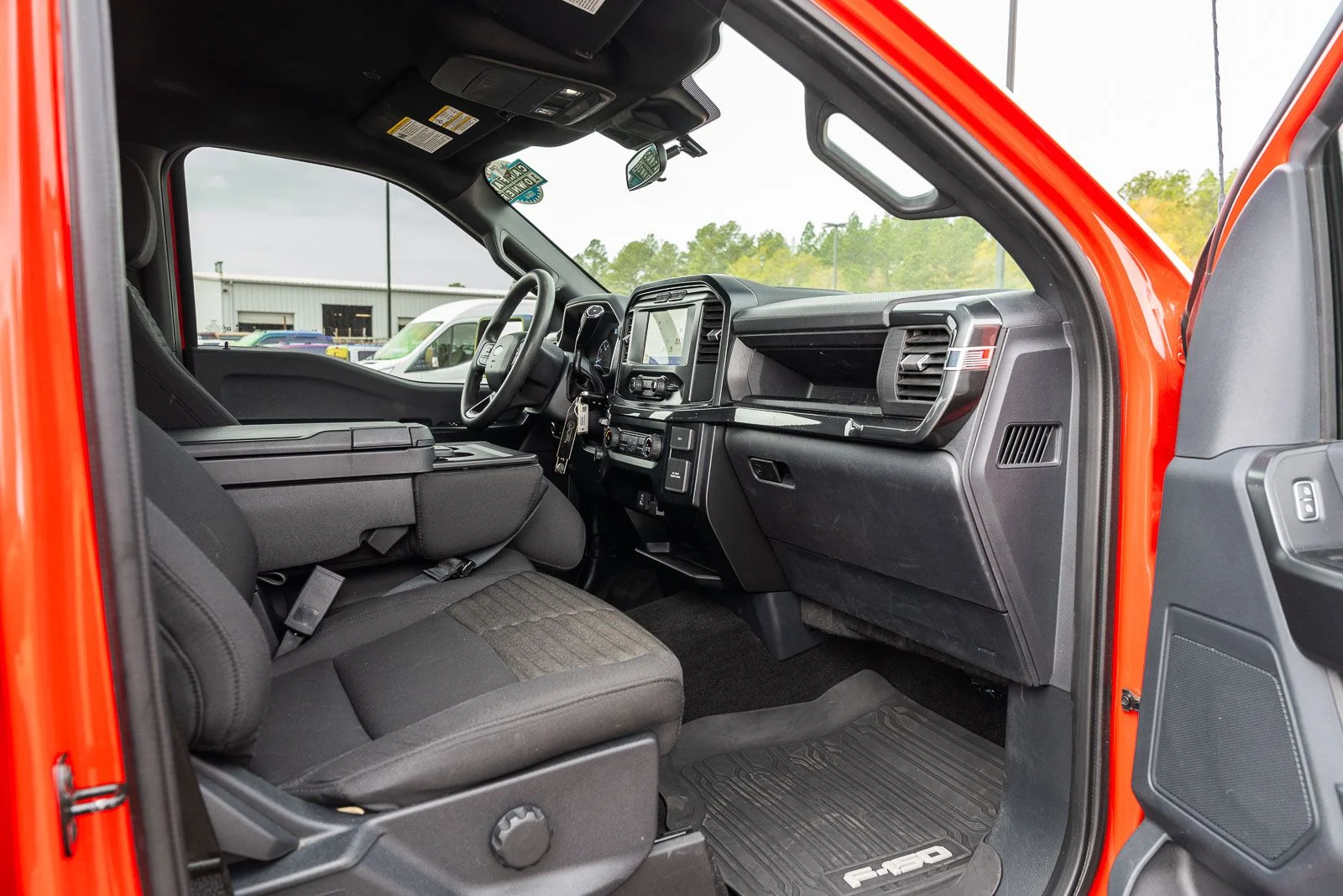 Used 2022 Red Ford XL image 9