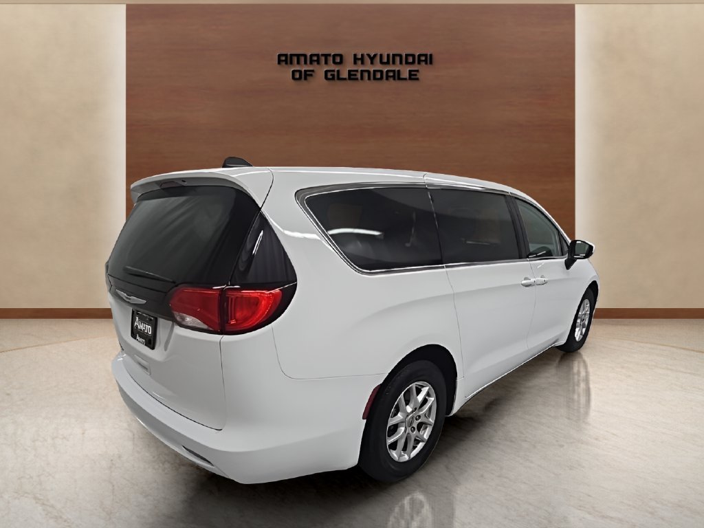 Used 2022 White Chrysler LX image 6