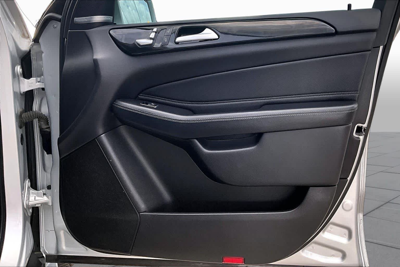 Used 2019 Iridium Silver Metallic Mercedes-Benz GLE 400 image 23