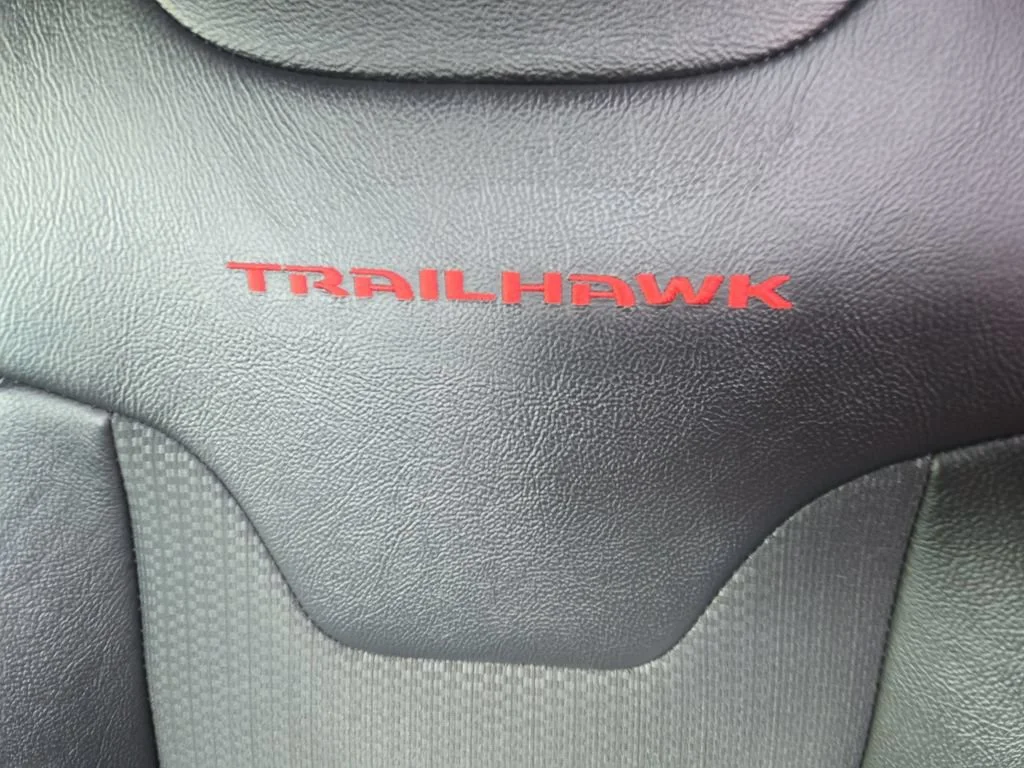 Used 2025 White Jeep Trailhawk image 32
