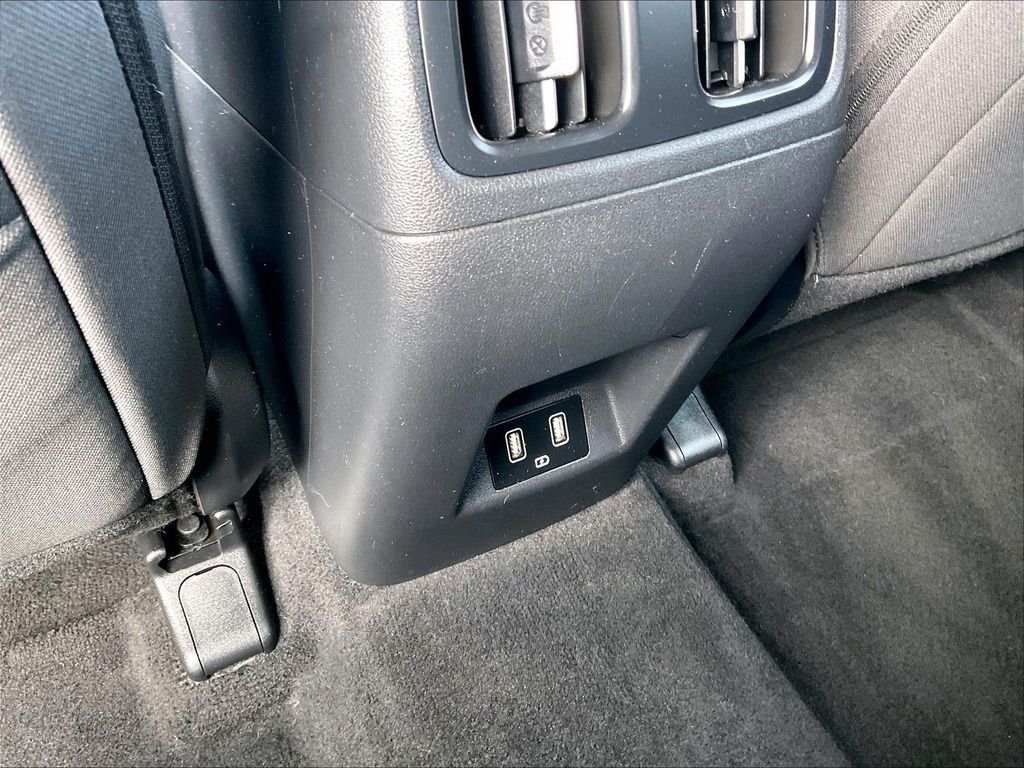 Used 2023 Amazon Gray Hyundai SEL image 26