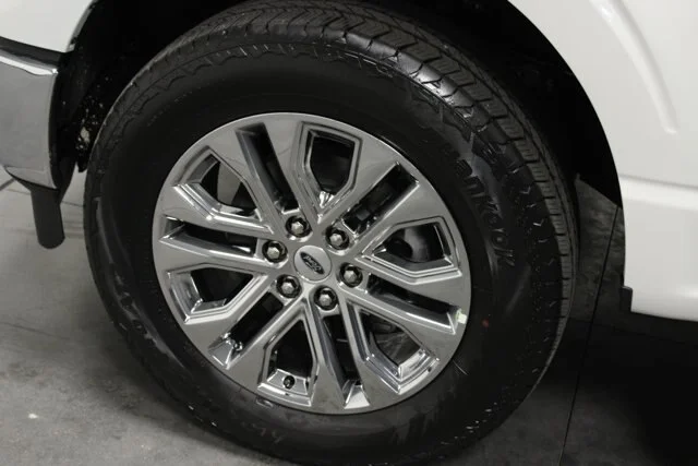 New 2026 Star White Metallic Tri-Coat Ford Lariat® image 35