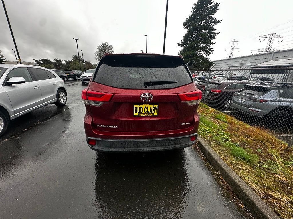 Used 2018 Red Toyota SE image 6