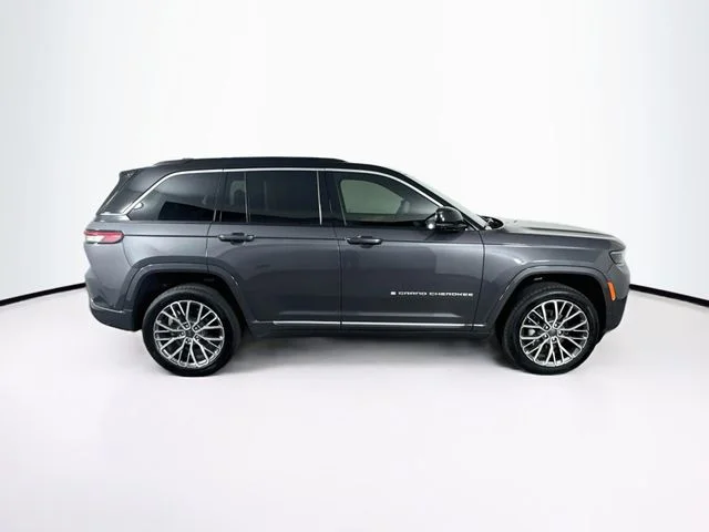 New 2026 Baltic Gray Metallic Clear-Coat Exterior Paint Jeep Summit image 8