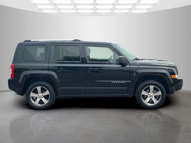 Certified Used 2016 Black Jeep Latitude image 8