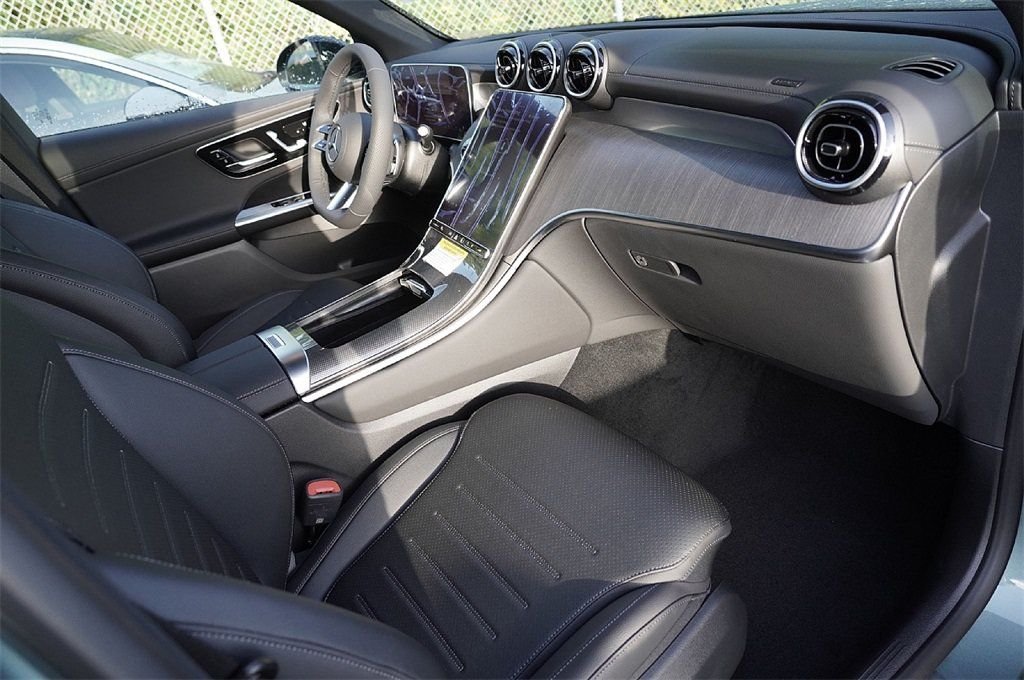 2026 Mercedes-Benz GLC Base - Photo 11