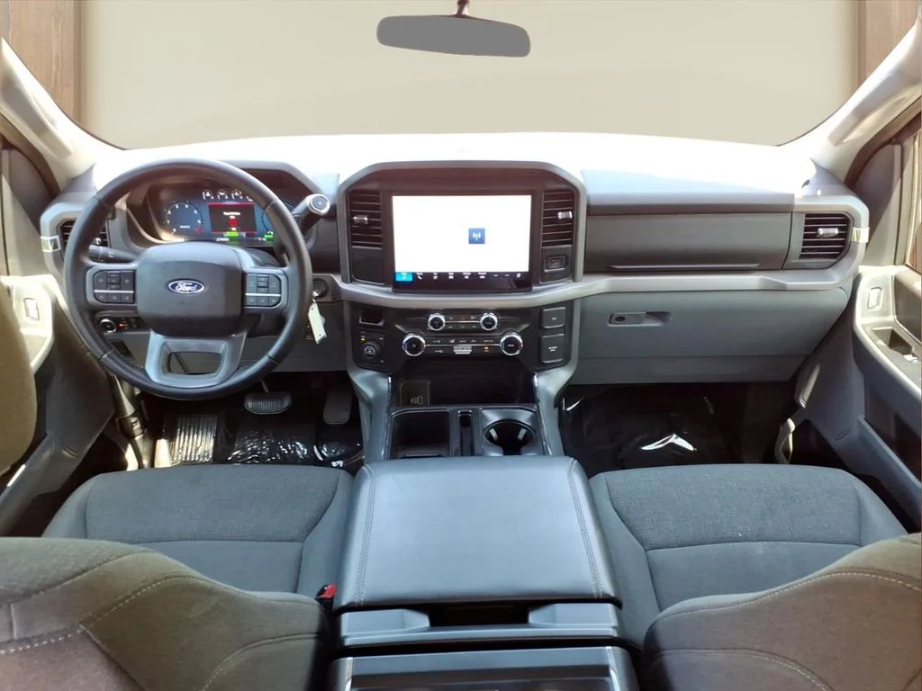 Used 2025 Gray Ford XLT image 24
