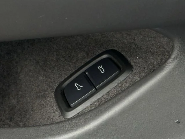Used 2021 Black Chevrolet Stingray image 22