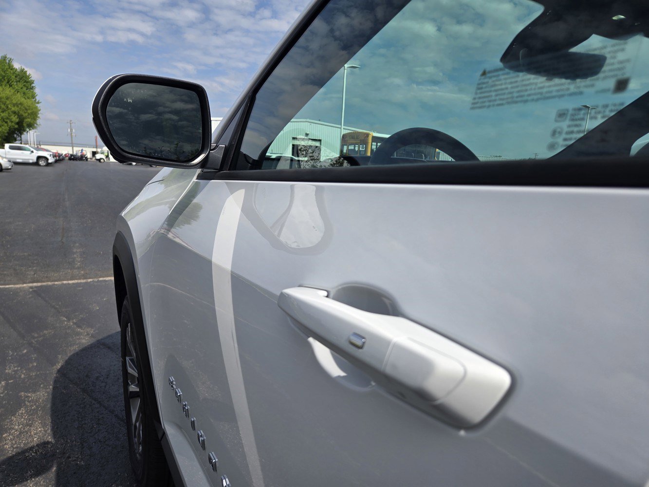 New 2026 Summit White Chevrolet LT image 27