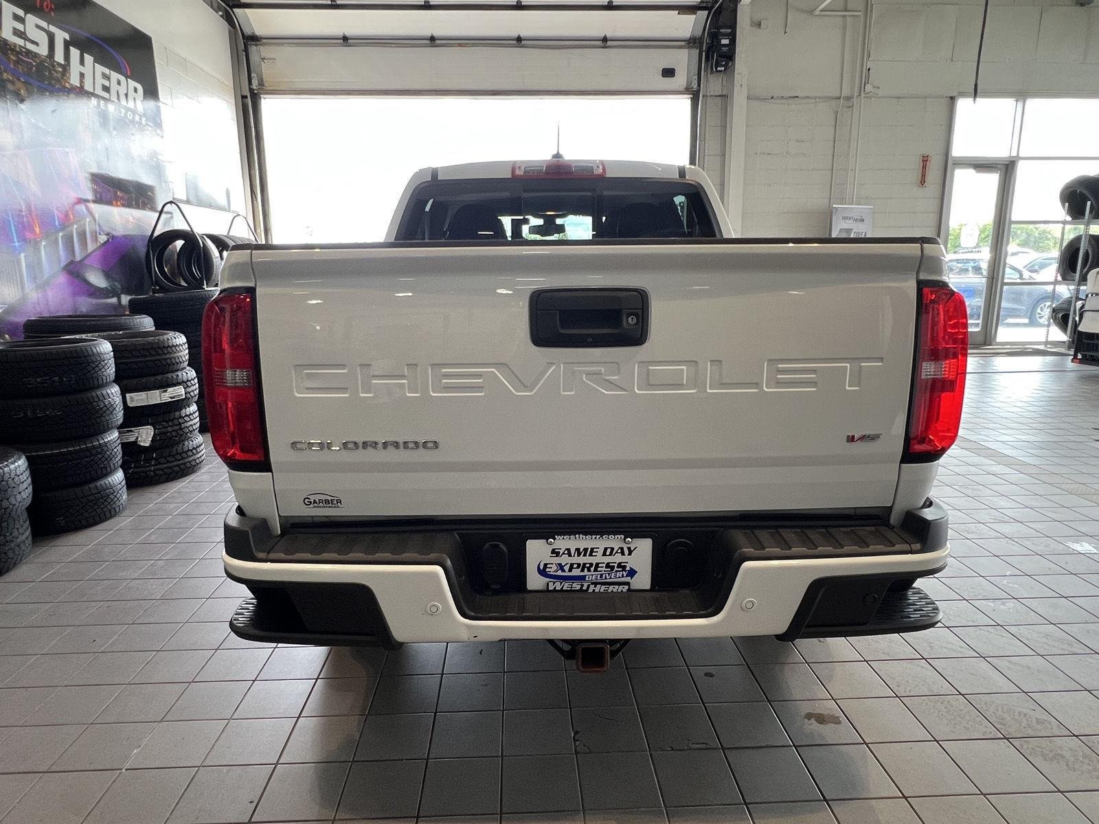 Used 2022 Summit White Chevrolet 4WD Z71 image 6
