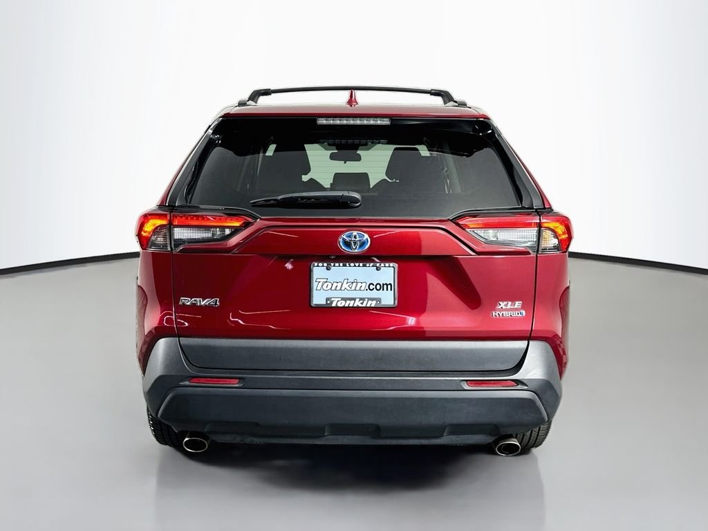 Used 2021 Pearl Toyota XLE image 7