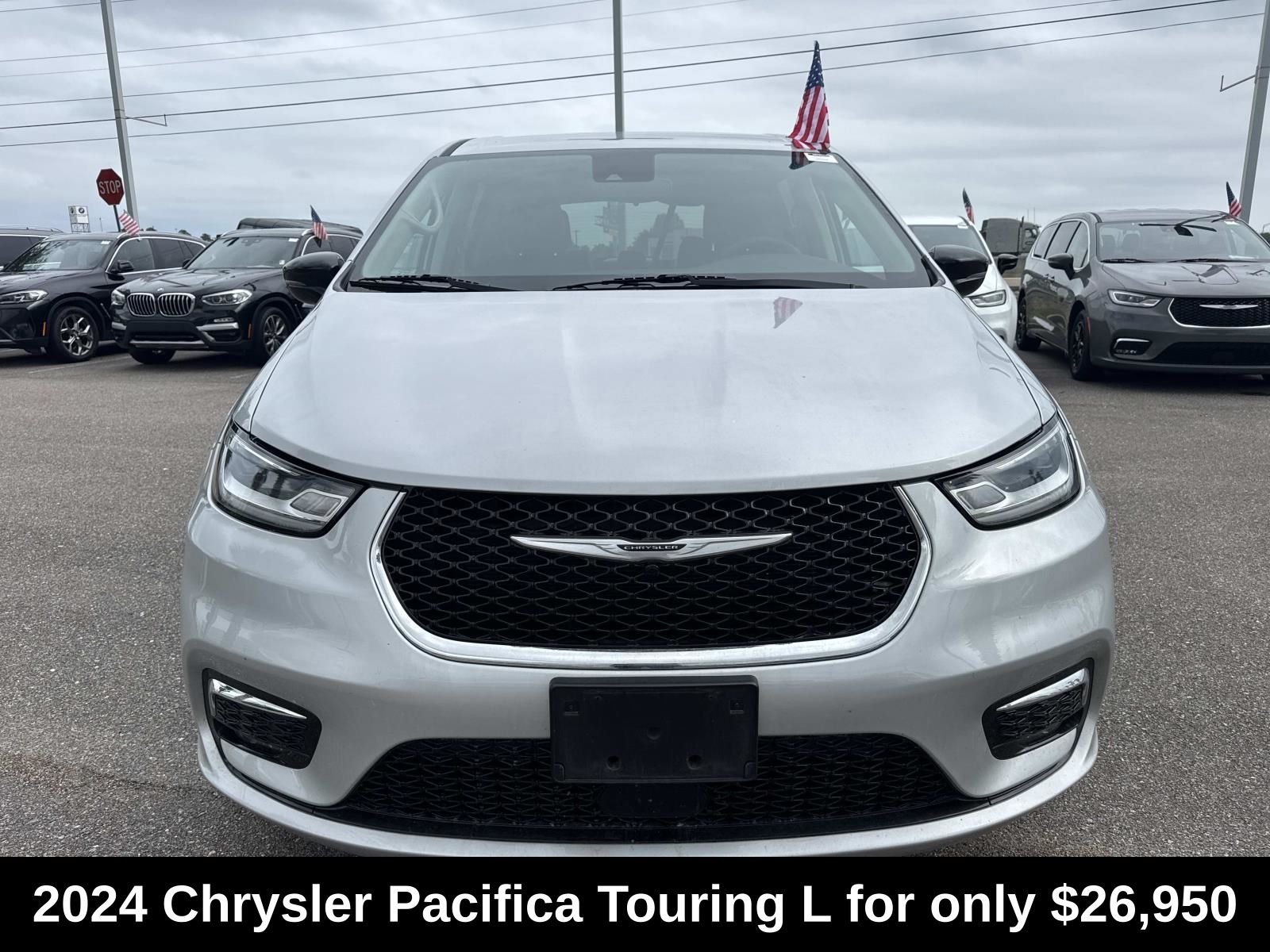 Used 2024 Silver Chrysler Touring L image 2