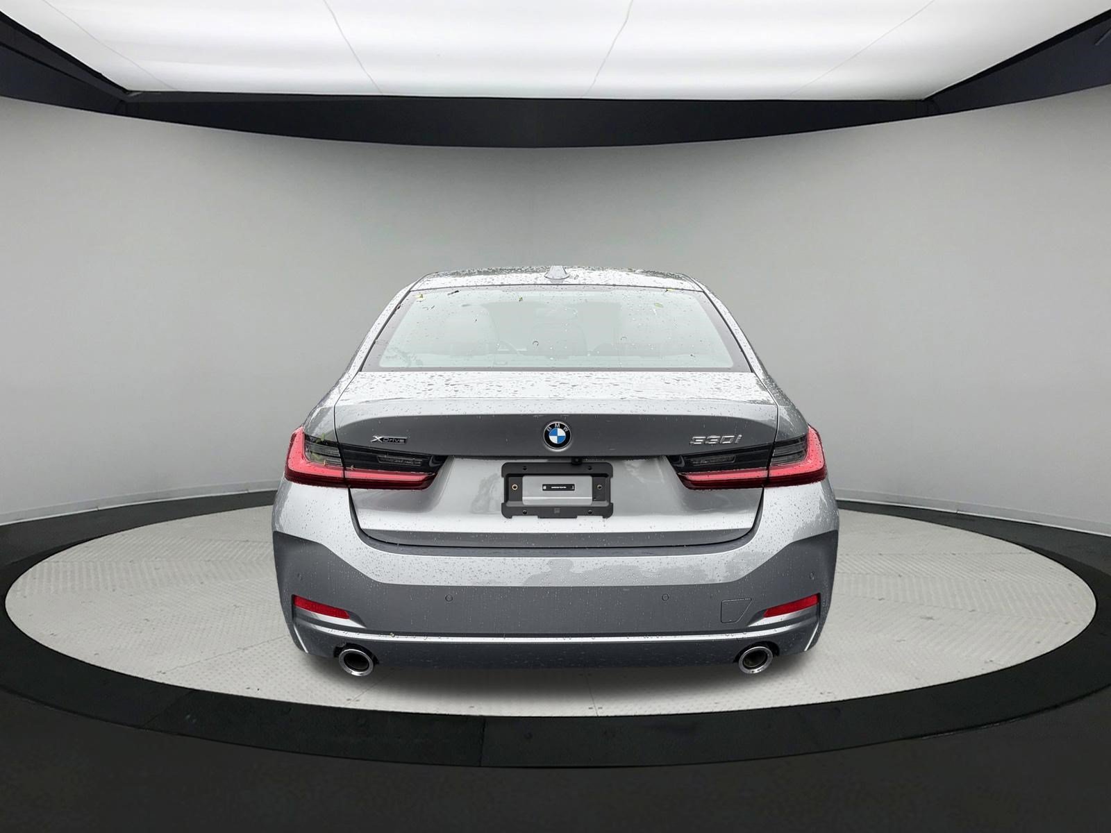 Used 2026 Skyscraper Grey Metallic BMW 330i xDrive image 7