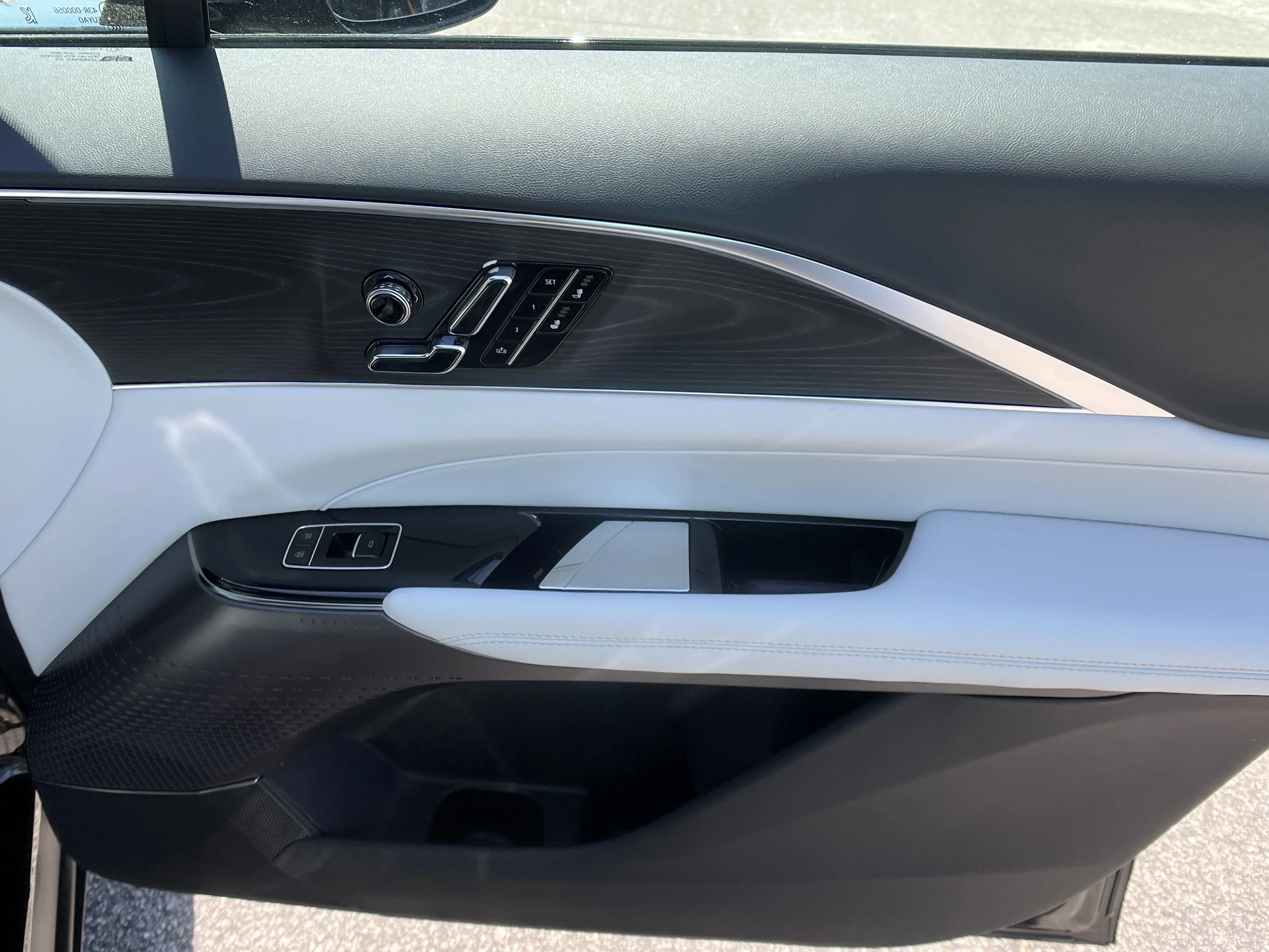 2025 Cadillac LYRIQ Luxury 1 - Photo 15
