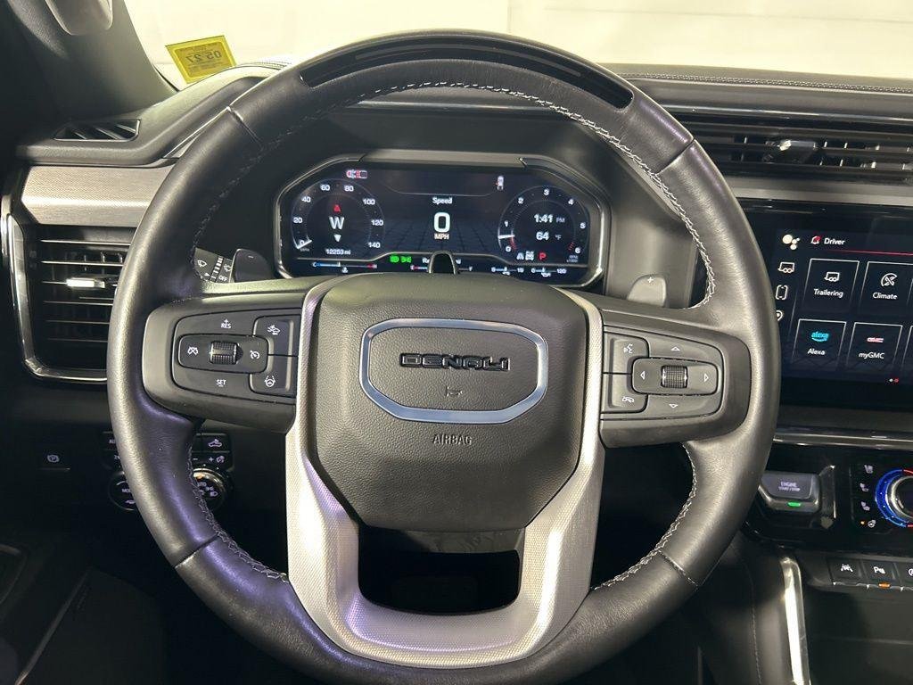 Used 2025 Onyx Black GMC Denali image 38