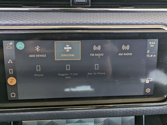 Used 2022  Land Rover Dynamic image 14